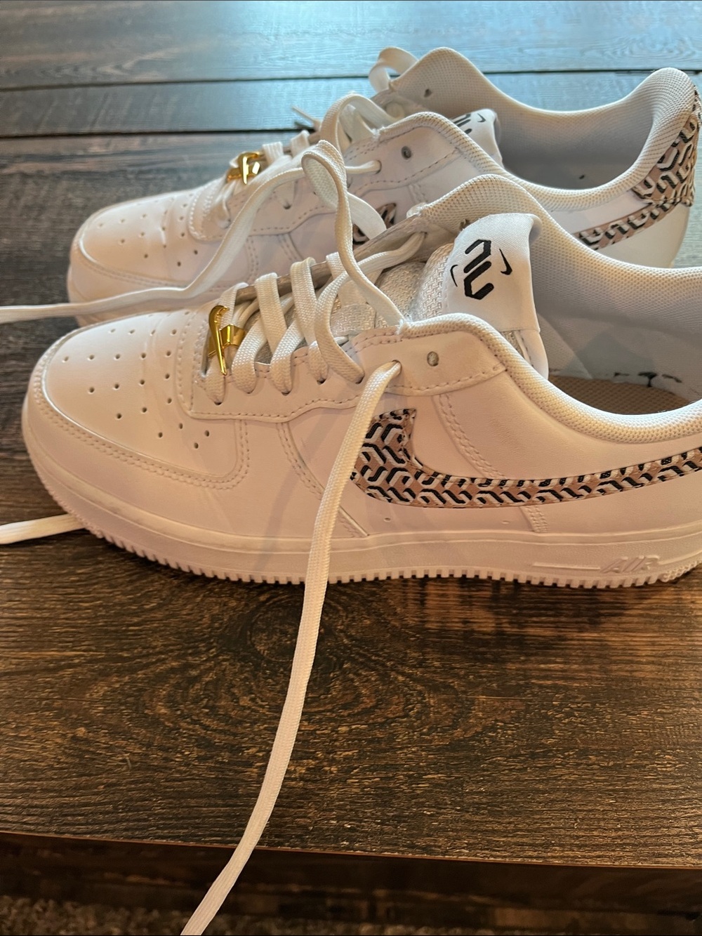 The Nike Women's Air Force 1 LX "United in Victory - Picture 2 of 4